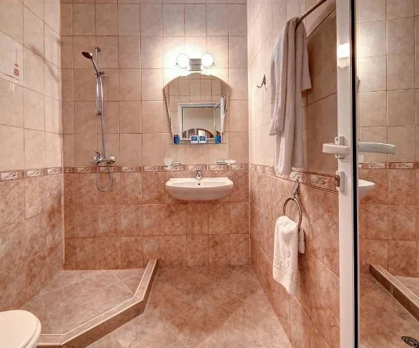 Aurelia Complex Ravda