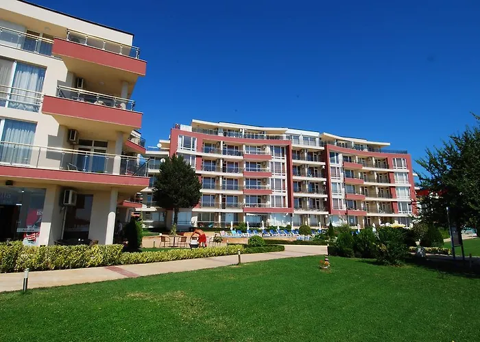 Aurelia Complex 3*