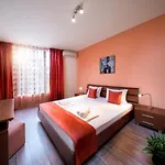 Aurelia Complex 3*