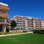 Aurelia Complex 3*