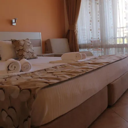 Aurelia Complex 3* Равда