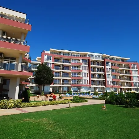 Aurelia Complex 3*