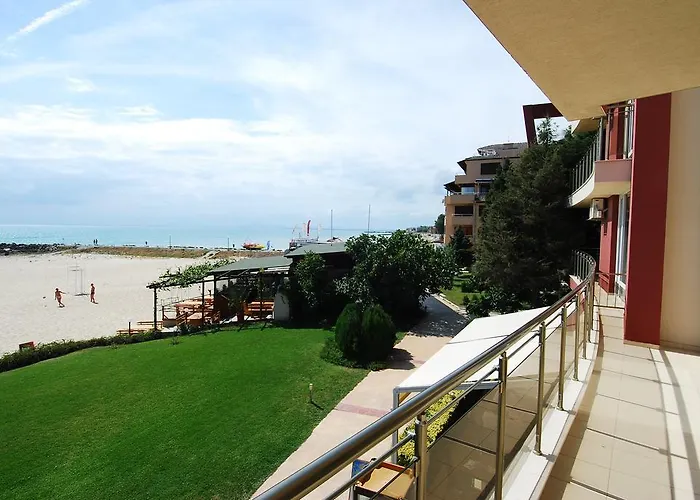 Aurelia Complex 3* Равда